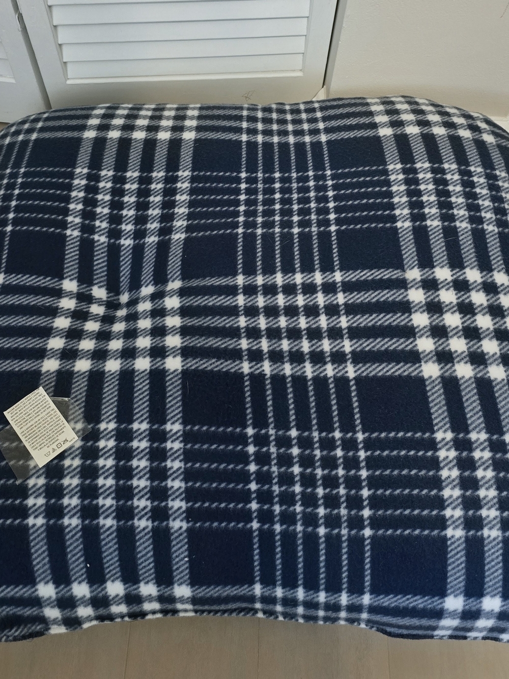 Plaid Navy and White Fleece Dog Bed- Soft Home Bedding New 30x26x6 In Handmade